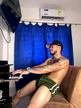 Kylian Alessandro online show from November 23, 2025, 4:07 pm