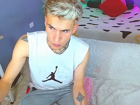 Latin boysxxxx online show from November 10, 2025, 3:49 am