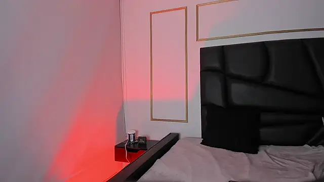 Snapshot of AnnieAndLeandro chatting on March 26, 2026, 10:04 pm AnnieAndLeandro online show from March 26, 2026, 10:04 pm