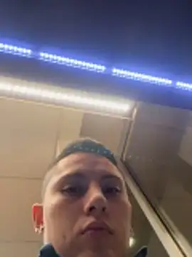 Feloh95 online show from November 24, 2025, 11:26 pm