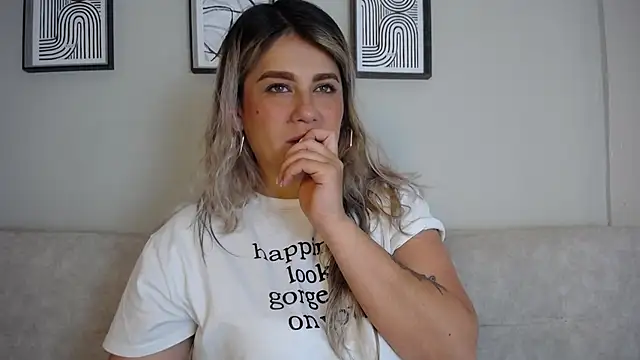 Sweet Bella Valery online show from November 27, 2025, 11:18 pm