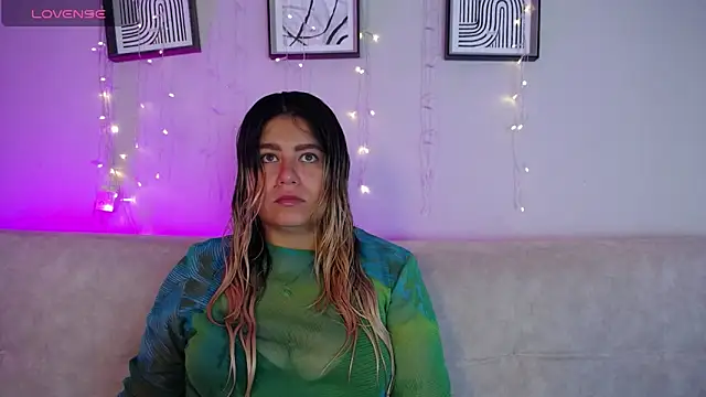 Sweet Bella Valery online show from April 18, 2026, 3:16 pm