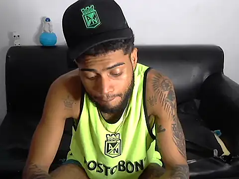 AXionX online show from December 4, 2025, 9:01 pm