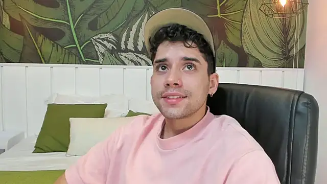 Snapshot of Mike_montoya01 chatting on November 13, 2025, 3:55 pm Mike montoya01 online show from November 13, 2025, 3:55 pm