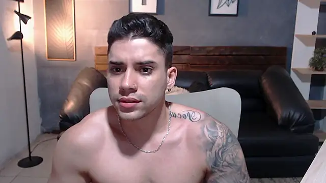 Snapshot of Mike_montoya01 chatting on March 21, 2026, 2:27 am Mike montoya01 online show from March 21, 2026, 2:27 am