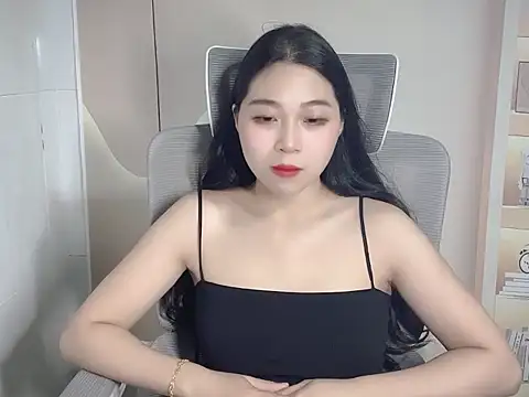 Lilybelle-e online show from October 17, 2025, 5:54 am
