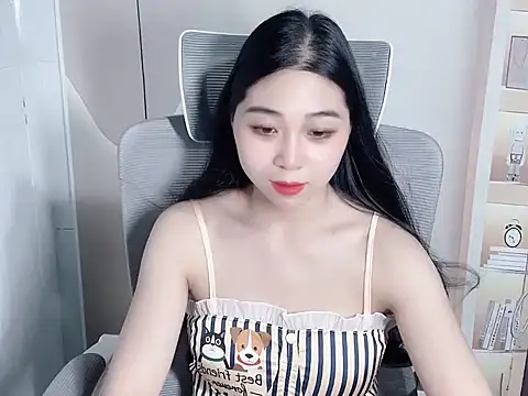 Lilybelle-e online show from October 21, 2025, 1:23 pm