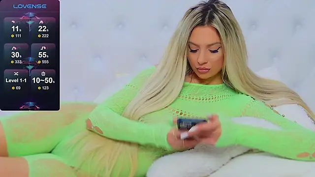 Snapshot of AriannaSins chatting on February 3, 2025, 4:31 pm AriannaSins online show from February 3, 2025, 4:31 pm