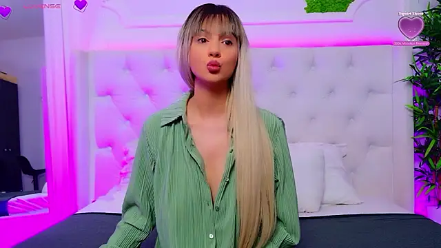 AriannaSins online show from February 4, 2026, 1:17 pm