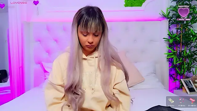 AriannaSins online show from February 12, 2026, 1:28 pm