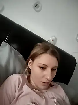 SandyCassie online show from December 17, 2025, 10:32 am