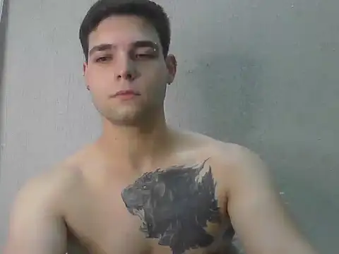 Snapshot of Zure-xxx chatting on February 4, 2026, 9:42 pm Zure-xxx online show from February 4, 2026, 9:42 pm