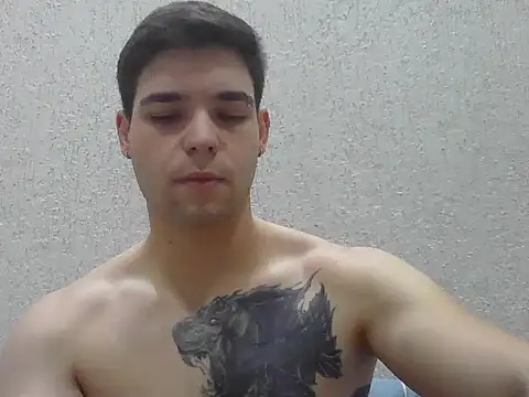 Snapshot of Zure-xxx chatting on February 16, 2026, 9:44 pm Zure-xxx online show from February 16, 2026, 9:44 pm