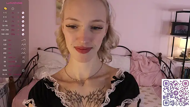 Snapshot of Grace_Glend chatting on June 3, 2026, 10:15 pm Grace Glend online show from June 3, 2026, 10:15 pm