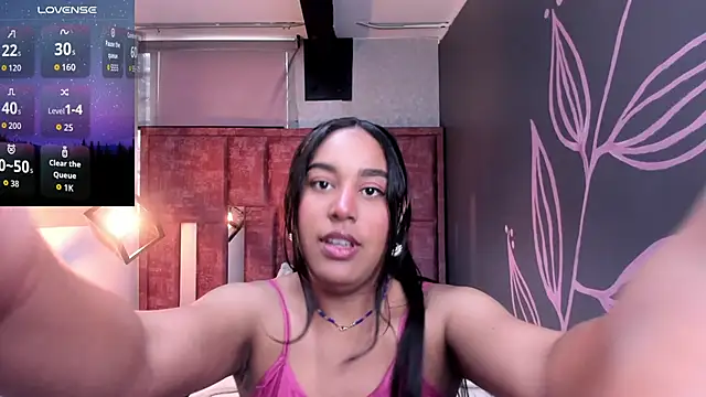 Rachel  Jonees online show from October 21, 2025, 12:06 pm