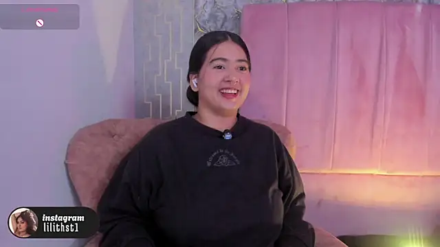 Snapshot of lilithst_ chatting on June 7, 2026, 8:23 pm lilithst online show from June 7, 2026, 8:23 pm
