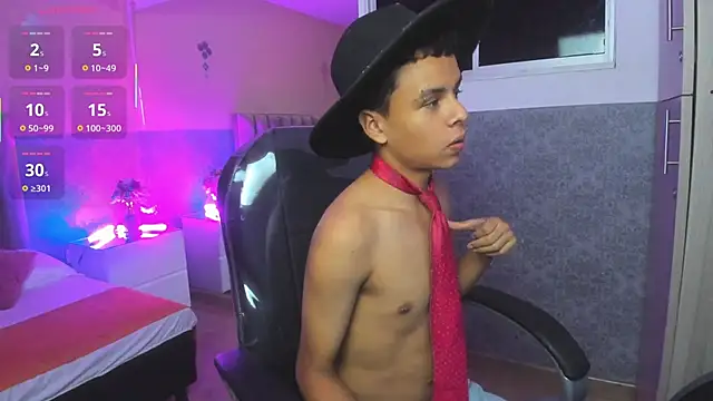 Xavier Fox    online show from November 9, 2025, 5:17 am