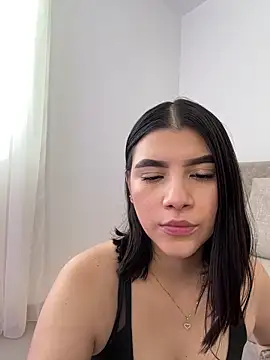 Julietalcl online show from November 9, 2025, 9:02 pm