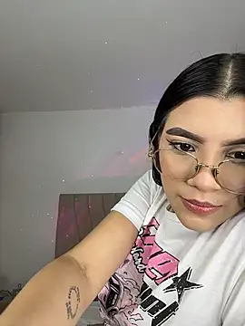 Snapshot of Julietalcl chatting on February 27, 2026, 2:00 am Julietalcl online show from February 27, 2026, 2:00 am