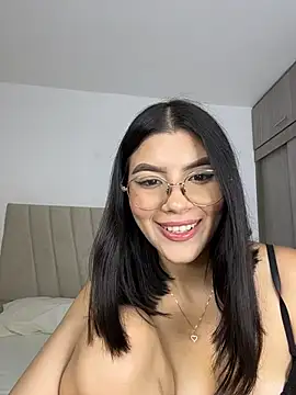 Snapshot of Julietalcl chatting on February 28, 2026, 12:11 am Julietalcl online show from February 28, 2026, 12:11 am