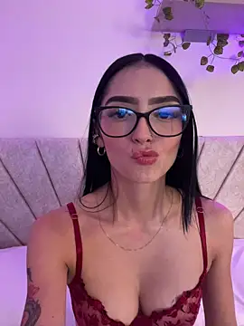 Im sofiaaa online show from August 6, 2026, 1:51 am
