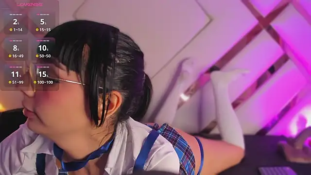 Snapshot of michelle_cutee_ chatting on March 4, 2026, 8:26 pm michelle cutee online show from March 4, 2026, 8:26 pm