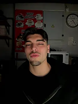 Snapshot of emir343475 chatting on January 9, 2026, 5:26 pm emir343475 online show from January 9, 2026, 5:26 pm