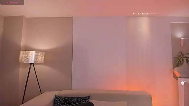 ChristineFord  online show from February 27, 2026, 1:00 pm