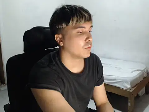 Snapshot of CuteAlexBoy chatting on December 20, 2025, 2:24 pm CuteAlexBoy online show from December 20, 2025, 2:24 pm