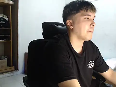 Snapshot of CuteAlexBoy chatting on February 6, 2026, 3:48 pm CuteAlexBoy online show from February 6, 2026, 3:48 pm