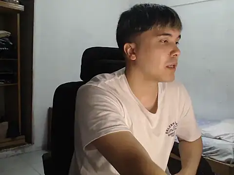 Snapshot of CuteAlexBoy chatting on February 12, 2026, 5:30 pm CuteAlexBoy online show from February 12, 2026, 5:30 pm