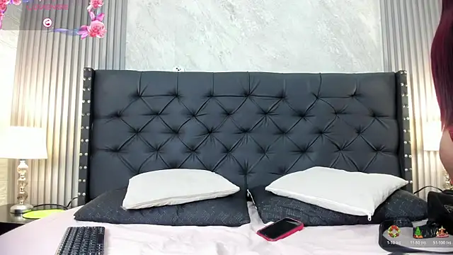 camila  bouzas online show from November 29, 2025, 6:55 pm