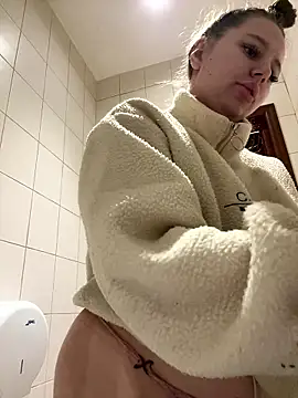 Snapshot of Anna_Lov_ chatting on January 17, 2026, 12:37 am Anna Lov online show from January 17, 2026, 12:37 am