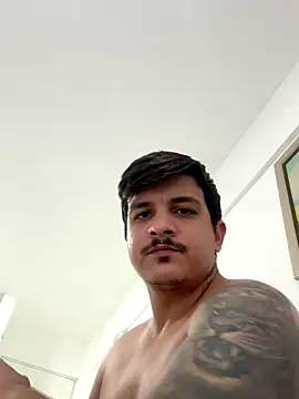 Snapshot of Paolineaevitinho chatting on October 16, 2025, 8:59 am Paolineaevitinho online show from October 16, 2025, 8:59 am