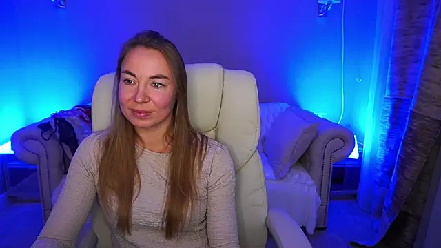 VixenMuse online show from November 4, 2025, 9:03 pm