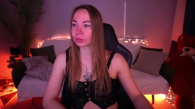 VixenMuse online show from April 5, 2026, 8:06 pm