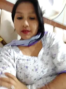 Vanshika1432 online show from October 17, 2025, 5:32 am