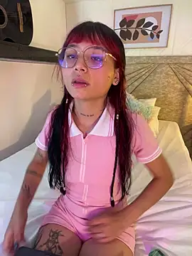 Emma duff online show from March 26, 2026, 7:41 pm