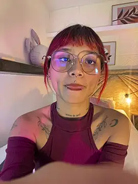 Emma duff online show from April 2, 2026, 7:33 pm