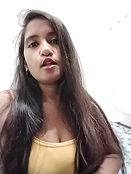 Snapshot of Beauty_maya chatting on October 18, 2025, 3:35 pm Beauty maya online show from October 18, 2025, 3:35 pm