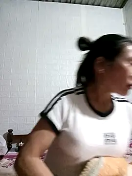 tabby-cat11 online show from November 13, 2025, 5:28 am