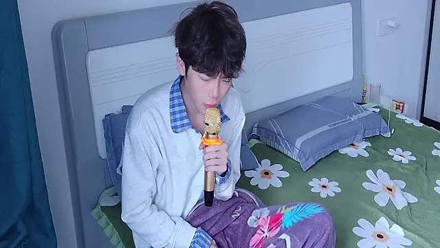 Snapshot of Stuffy-111 chatting on October 22, 2025, 2:23 am Stuffy-111 online show from October 22, 2025, 2:23 am