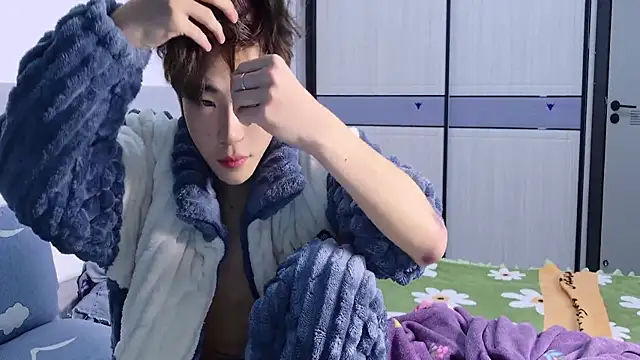 Snapshot of Stuffy-111 chatting on October 27, 2025, 5:22 am Stuffy-111 online show from October 27, 2025, 5:22 am