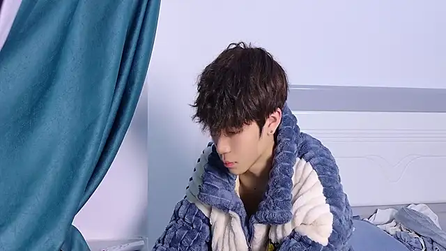 Snapshot of Stuffy-111 chatting on October 28, 2025, 10:19 am Stuffy-111 online show from October 28, 2025, 10:19 am