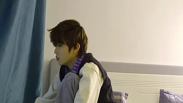 Snapshot of Stuffy-111 chatting on February 1, 2026, 10:52 pm Stuffy-111 online show from February 1, 2026, 10:52 pm