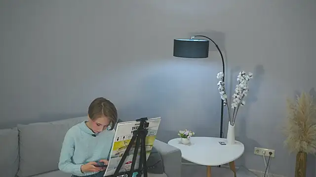 SabraDonkle online show from October 19, 2025, 10:49 am