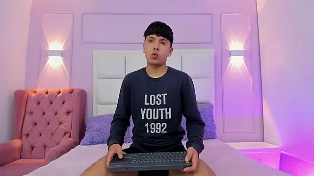 hoot booys  online show from February 28, 2026, 9:16 pm