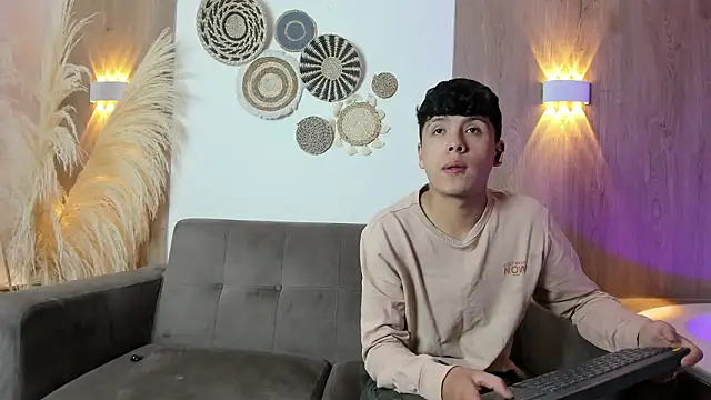 hoot booys  online show from March 9, 2026, 7:29 pm