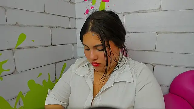 SoftLilyy online show from October 21, 2025, 7:31 am