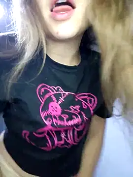 Snapshot of bambiluly chatting on October 17, 2025, 11:07 pm bambiluly online show from October 17, 2025, 11:07 pm